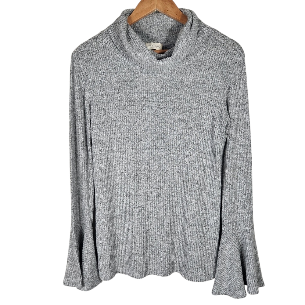 143 Story By Line Up NWT Cow Bell Sleeves Heather Grey Turtle Neck Size Small